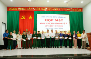 Phường Đồng Xoài trang trọng tổ chức các hoạt động tri ân...