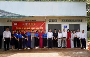 LỄ BÀN GIAO NHÀ ĐẠI ĐOÀN KẾT CHO HỘ KHÓ KHĂN- CÔNG TRÌNH...