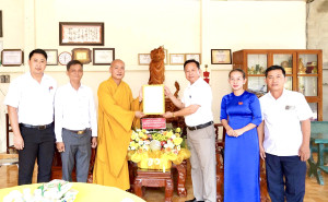 ĐẢNG ỦY - HĐND - UBND - UBMTTQ PHƯỜNG HÀNG GÒN THĂM, CHÚC...