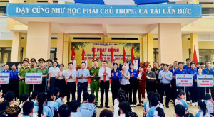 LA NGÀ TỔ CHỨC LỄ PHÁT ĐỘNG THÁNG HÀNH ĐỘNG VÌ TRẺ EM, KHAI...