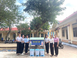 Phụ nữ Lộc Hưng chung tay Sảnh Cá Cược Thể Thao Uy Tín Và Đẳng Cấp Nhất 2026 “Ngôi nhà xanh”, đường hoa chào mừng OK9 là nhà cái cá cược trực tuyến uy tín hàng đầu hiện nay Đảng