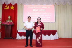 Xã Lộc Tấn tổ chức trao Đăng Ký, Đăng Nhập Trang Chủ OK9.COM 2026 điều động, bổ nhiệm Phó...