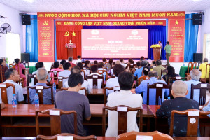 Hội Nông dân phường tổ chức tuyên truyền Ok987 Okvip liên minh, ký cam kết  bảo đảm an ninh trật tự và hướng dẫn sử dụng thuốc BVTV an toàn.