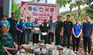 BỮA CƠM TRI ÂN – ẤM ÁP NGHĨA TÌNH" LAN TỎA ĐẠO LÝ "UỐNG NƯỚC...