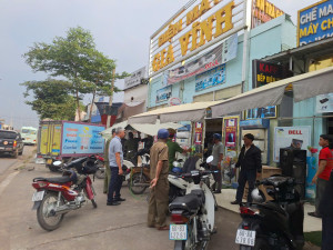 Lập lại trật tự hành lang an toàn Link Đăng Ký Đăng Nhập Nhà Cái OK9 Chính Thức đường Bùi Văn...