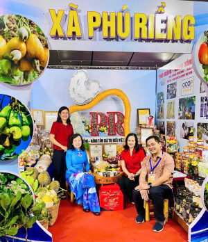 LÃNH ĐẠO THÀNH PHỐ VÀ XÃ PHÚ RIỀNG, CÙNG ĐÔNG ĐẢO OK9 là nhà cái cá cược trực tuyến uy tín hàng đầu hiện nay THAM QUAN GIAN HÀNG CỦA XÃ TẠI LỄ HỘI QUẢ ĐIỀU VÀNG Sảnh Cá Cược Thể Thao Uy Tín OK9 NĂM 2026