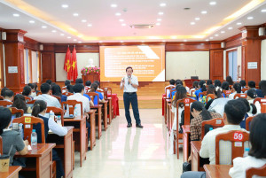 150 đại biểu của 2 xã Phú Riềng và Long Hà được tập huấn kỹ năng viết chính luận, bảo vệ nền tảng tư tưởng của Đảng