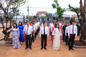XÃ PHÚ TRUNG TỔ CHỨC DÂNG HƯƠNG TƯỞNG NIỆM CÁC ANH HÙNG LIỆT...