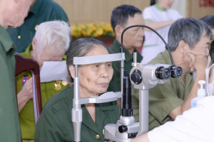 KHÁM TẦM SOÁT CÁC BỆNH LÝ VỀ MẮT MIỄN PHÍ – THIẾT THỰC TRI...