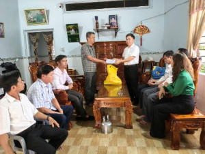 PHÚ TRUNG TRI ÂN NGƯỜI CÓ CÔNG - LAN TỎA ĐẠO LÝ “UỐNG NƯỚC...