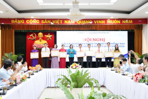 XÃ TÂN AN THAM DỰ HỘI NGHỊ TỔNG KẾT CÔNG TÁC CẢI CÁCH HÀNH...
