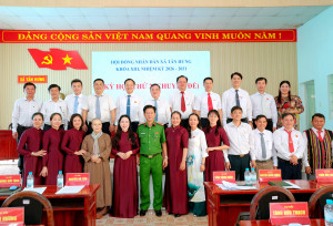 HĐND XÃ TÂN HƯNG THÔNG QUA ĐỀ ÁN SẮP XẾP, TỔ CHỨC LẠI CÁC ẤP TRÊN ĐỊA BÀN