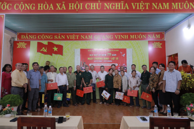 PHÓ BÍ THƯ THƯỜNG TRỰC ĐẢNG ỦY PHAN VĂN MẠNH DỰ HỌP MẶT KỶ...