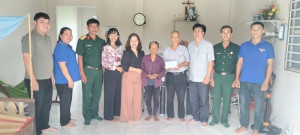 Xã Thanh Sơn thăm hỏi, tặng quà người có công cách mạng nhân...