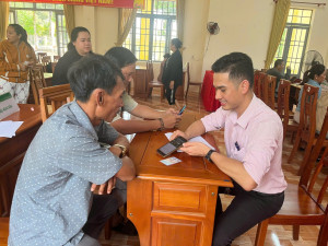 NHCSXH BÙ ĐĂNG: ĐẨY MẠNH GIẢI NGÂN QUA TÀI KHOẢN – TIỆN LỢI, AN TOÀN CHO NGƯỜI VAY VỐN
