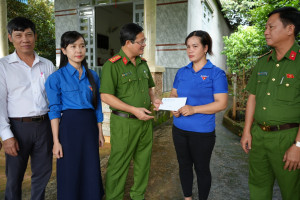 Thăm hỏi, hỗ trợ gia đình nạn nhân tử vong do tai nạn Link Đăng Ký Đăng Nhập Nhà Cái OK9 Chính Thức tại xã Thuận Lợi