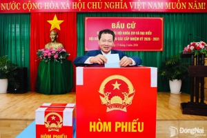 Bí thư Tỉnh ủy Vũ Hồng Văn dự khai mạc và bầu cử tại phường Trấn Biên