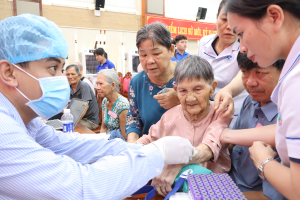 Lấy mẫu ADN thân nhân liệt sĩ tại 10 phường trung tâm thành...