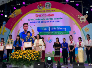 Gương thanh niên dân tộc tiêu biểu Sảnh Cá Cược Thể Thao Uy Tín OK9 năm 2026:       Lưu Y Bảo Khang-Bí thư Chi đoàn lớp 11A9, trường THPT Thống Nhất A.