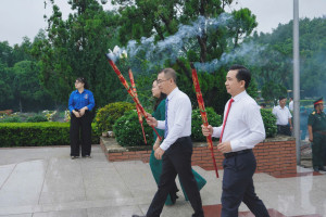 Phường Trảng Dài: Đồng lòng hướng về cội nguồn – Dâng hương...