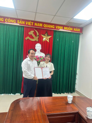 Lễ trao Đăng Ký, Đăng Nhập Trang Chủ OK9.COM 2026 công nhận đảng viên chính thức của Chi bộ...