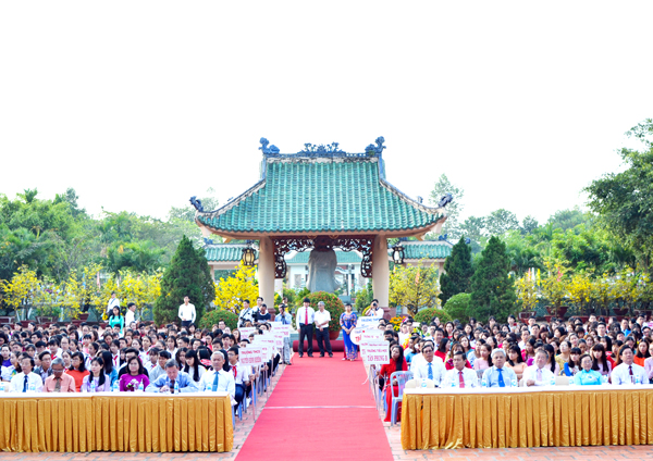 Van-mieu-Tran-Bien.jpg
