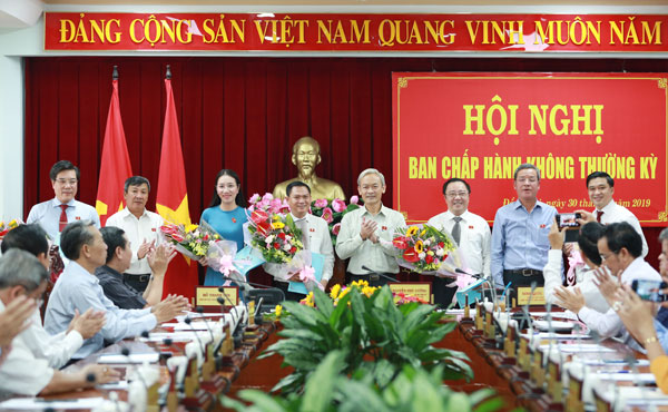 Bí thư.jpg