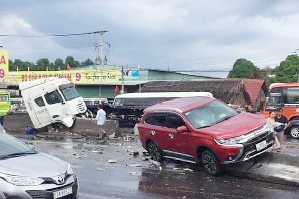 11.5-Chú trọng đảm bảo an toàn trên quốc lộ 51.jpg