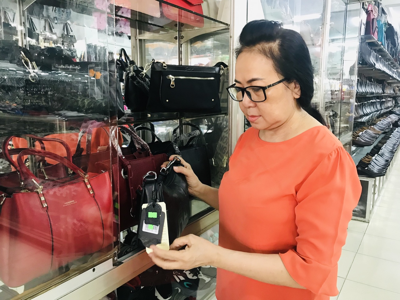 10.8 Lặng lẽ giúp đời.jpg?t=1779785404
