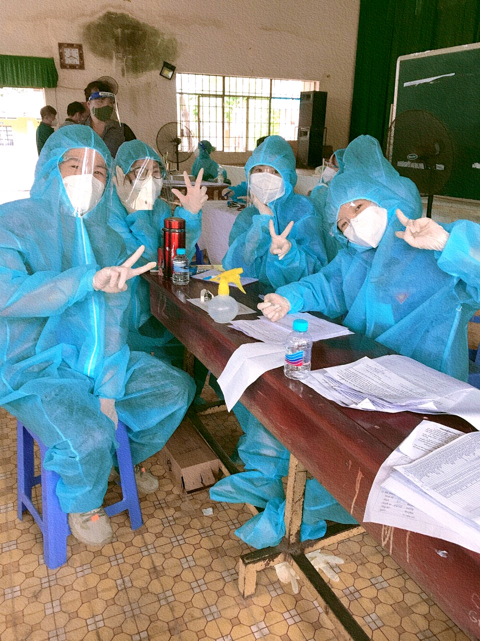9.2-25-8-2021-tan- Hinh b Tình nguyện viên, đoàn viên thanh niên.jpg?t=1779785404