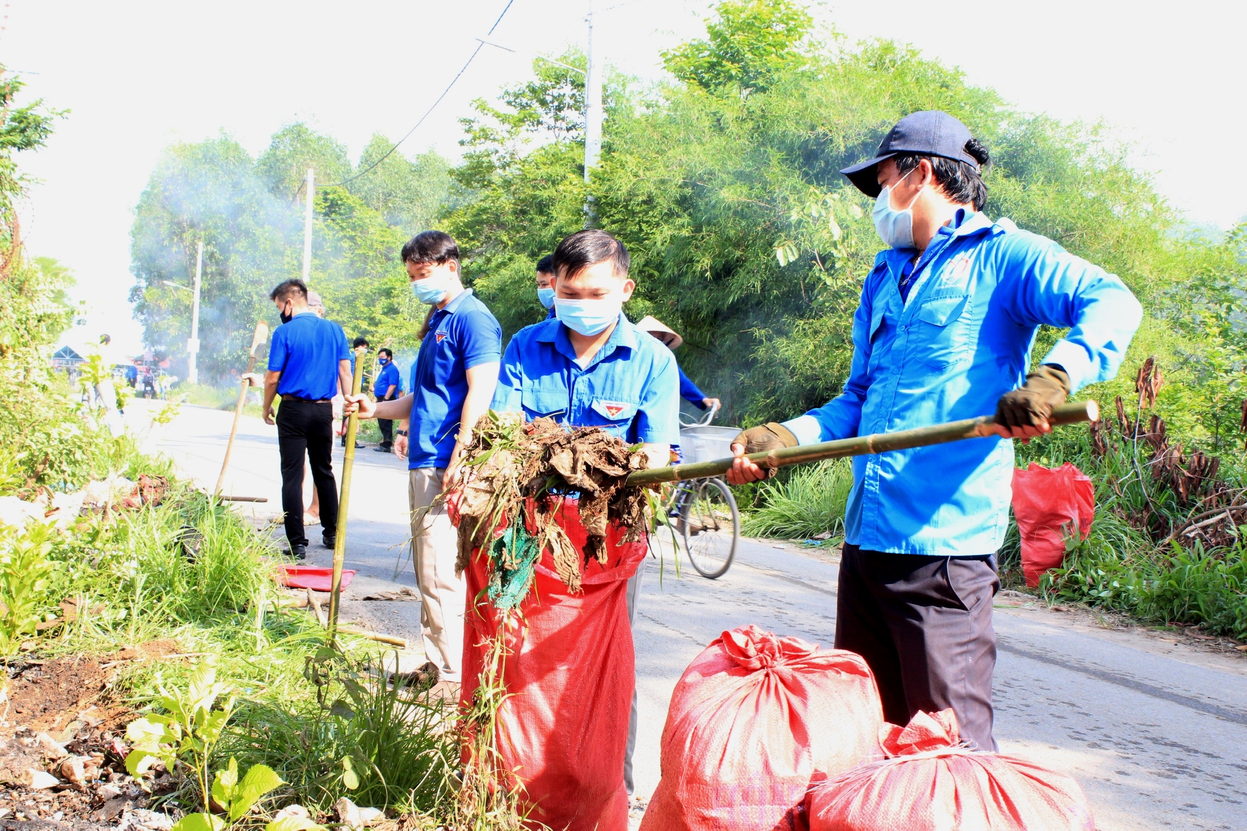 1.1-26-8-2021-tan-Đoàn viên thanh niên tham gia phong trào tình nguyện.jpg?t=1779785404