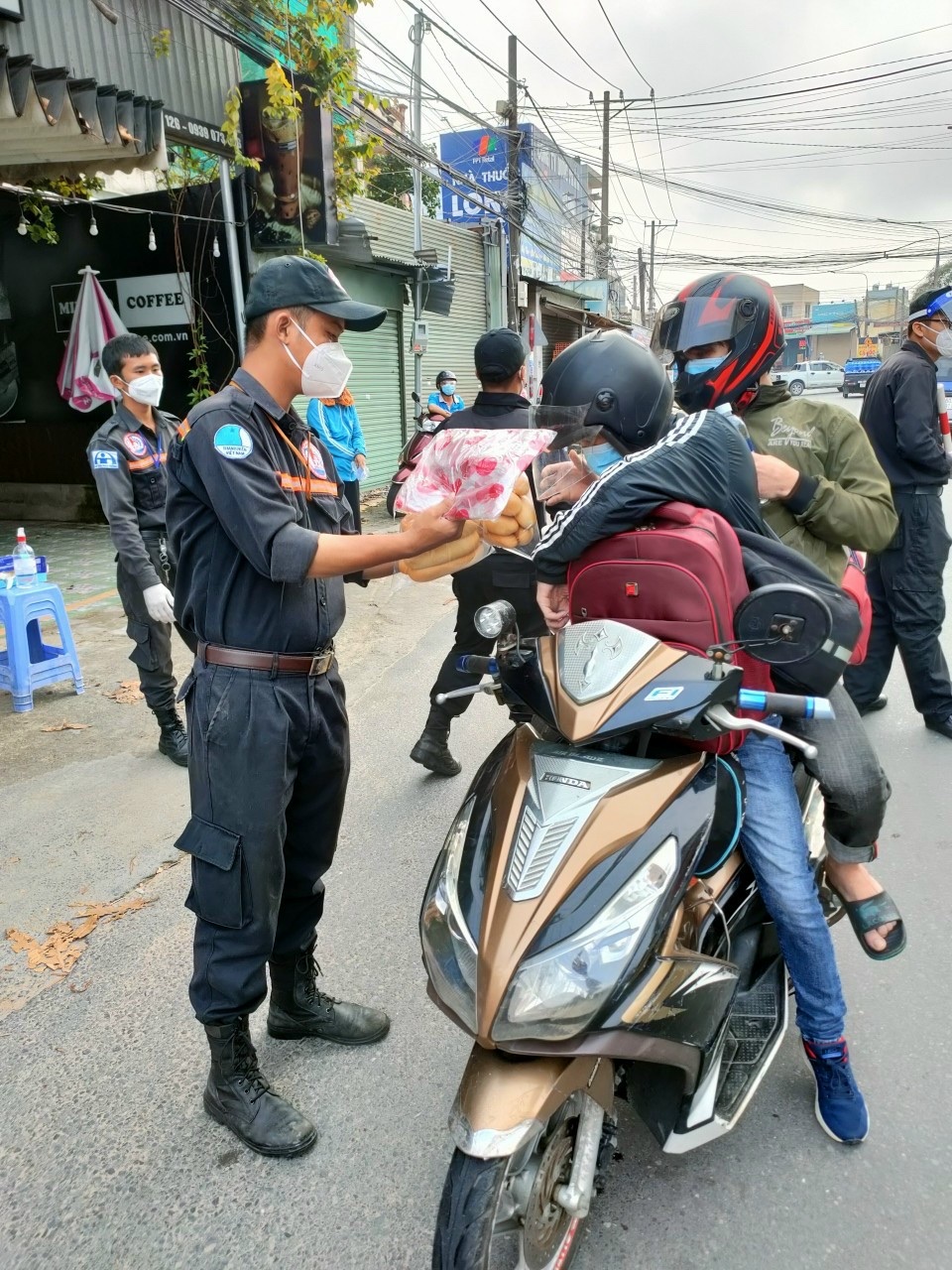 5-26-10-2021-Trao yêu thương giữa đại dịch.jpg?t=1779785404