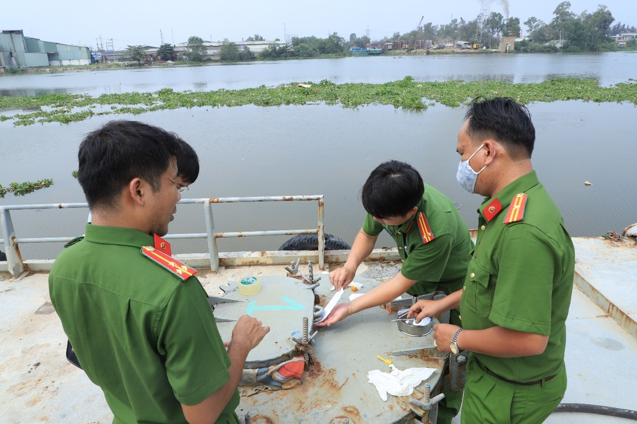 1.1-13-2-22-tan lay mau xang.png?t=1779785404
