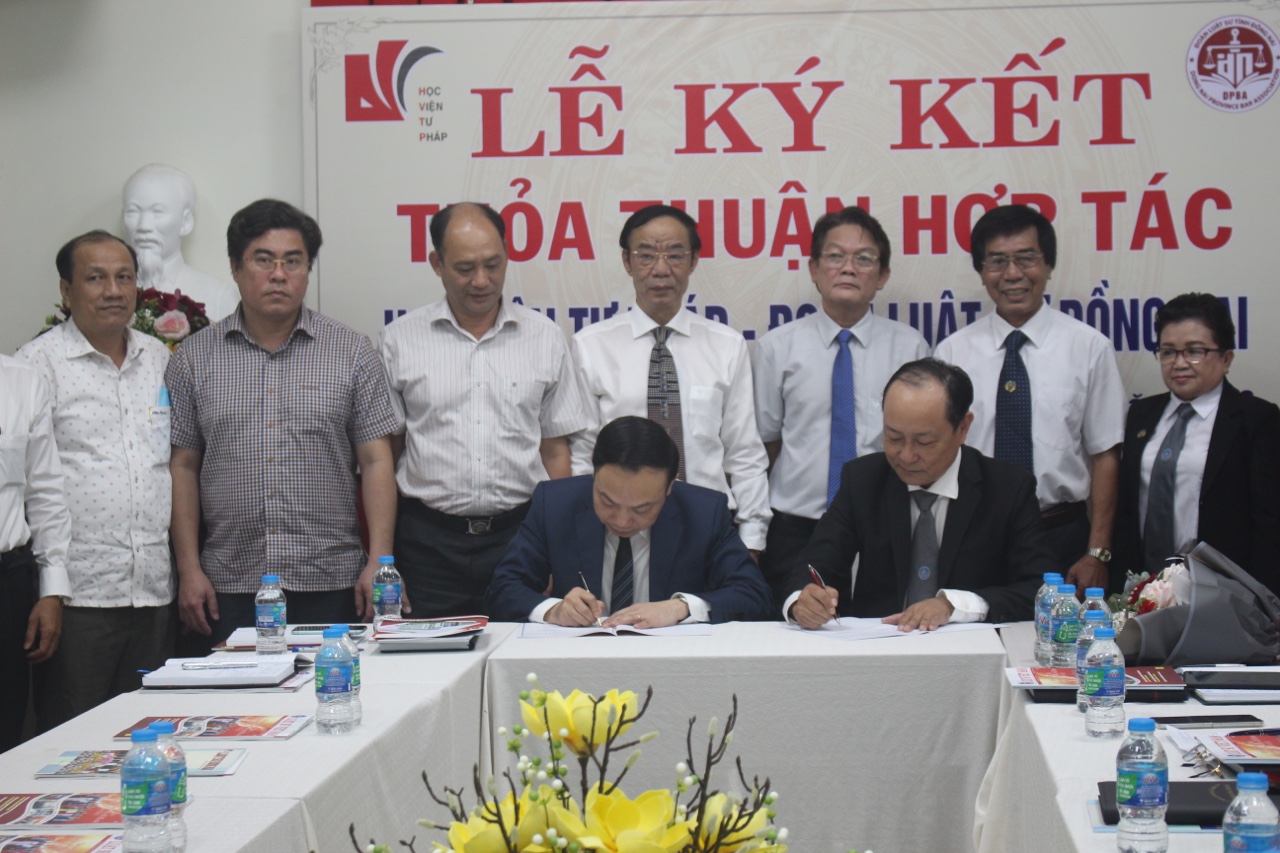 7-5 Đoàn Luật sư tỉnh với Học viện Tư pháp ký kết thỏa thuận hợp tác.jpg?t=1779785404