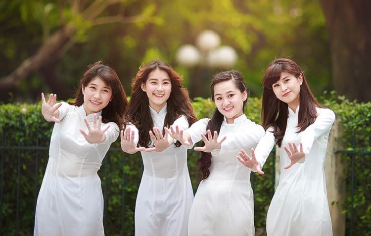 ao-dai-hoc-sinh-1744684879315681290280.jpg?t=1779785404
