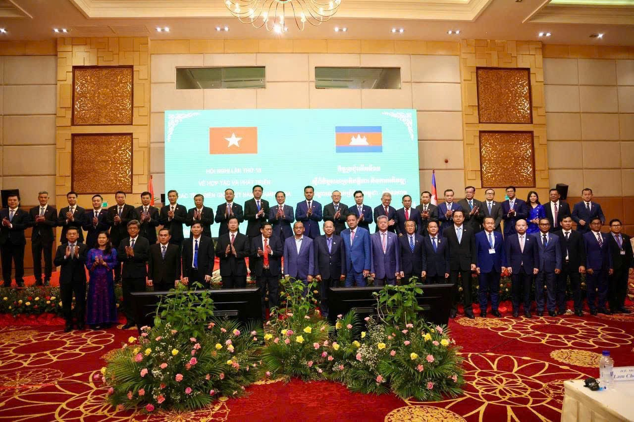 Phó Chủ tịch UBND tỉnh Lê Trường Sơn dự Hội nghị hợp tác và phát triển các tỉnh biên giới Việt Nam - Campuchia