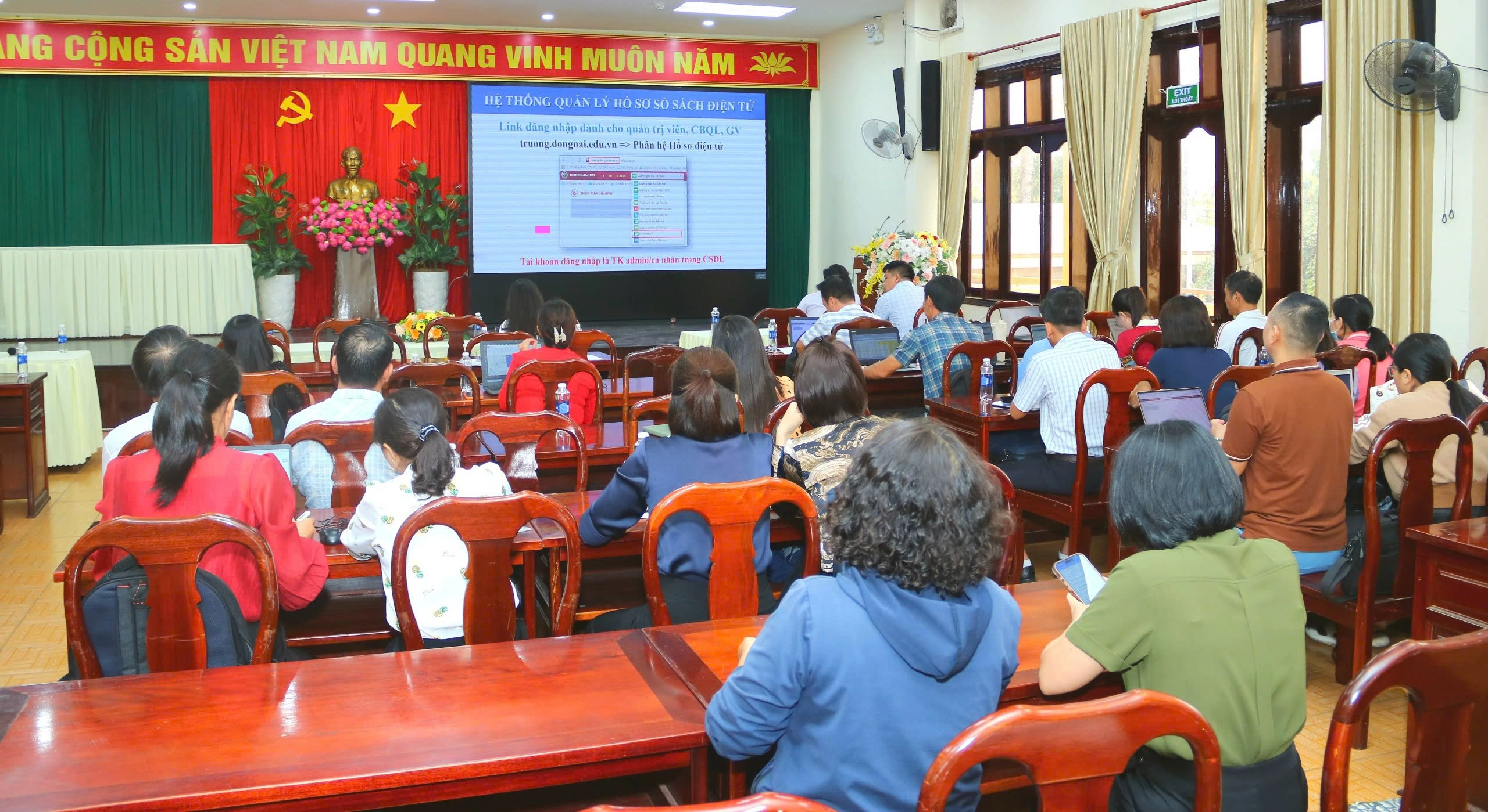 Hội nghị bàn giao tài khoản và tập huấn sử dụng phần mềm quản lý Ok9 ninj tải ứng dụng