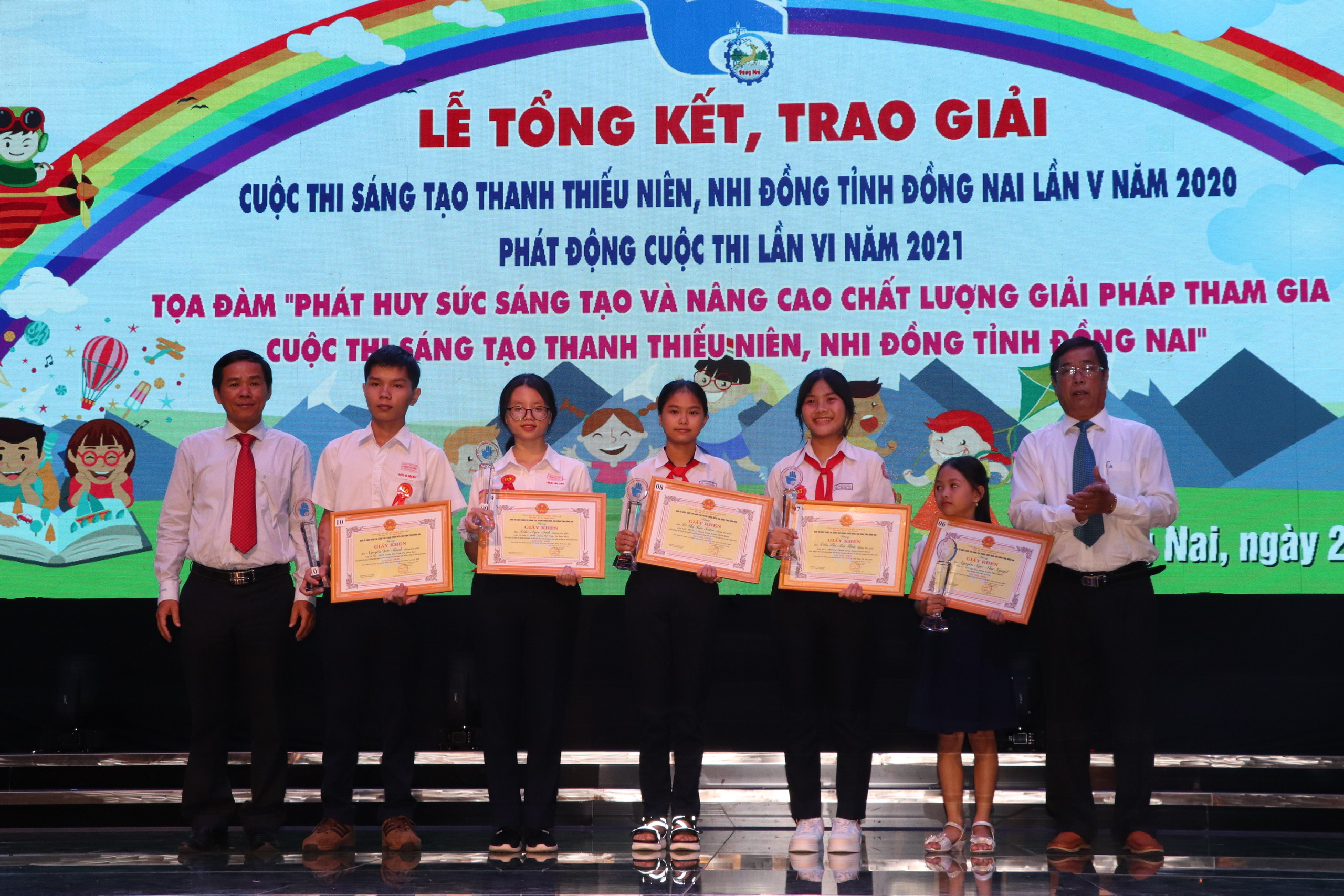 55a58a1364179549cc06.jpg