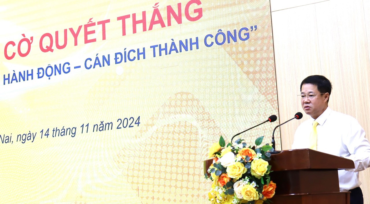15 anh Giang buu dien phat bieu.jpg