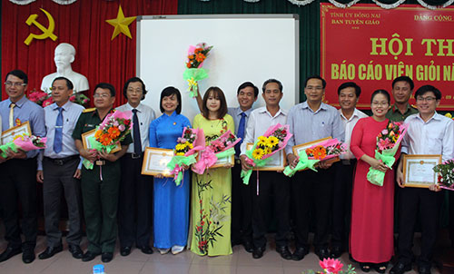 15-11-2016_bantochucchuphinhkiniemvoicacthisinh_phu.jpg